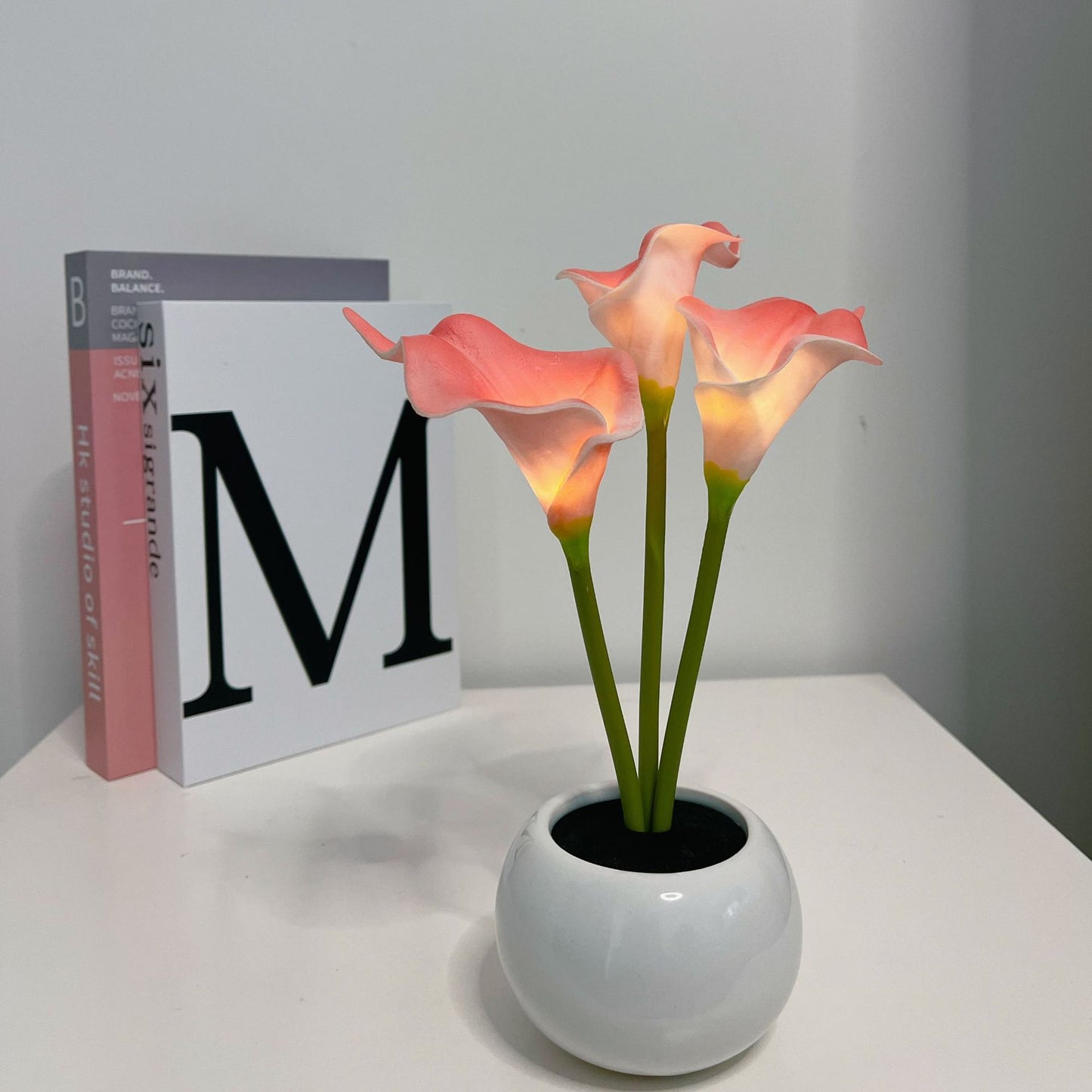 Cross-border calla lily simulation flower table lamp decorative bedside table lamp ornaments night light girlfriends gift ambient light wholesale
