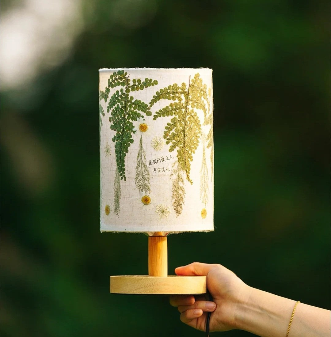 Bet on the flower table lamp salon class DIY handmade embossed specimen night light bedroom bedside lamp cultural and creative reunion activities