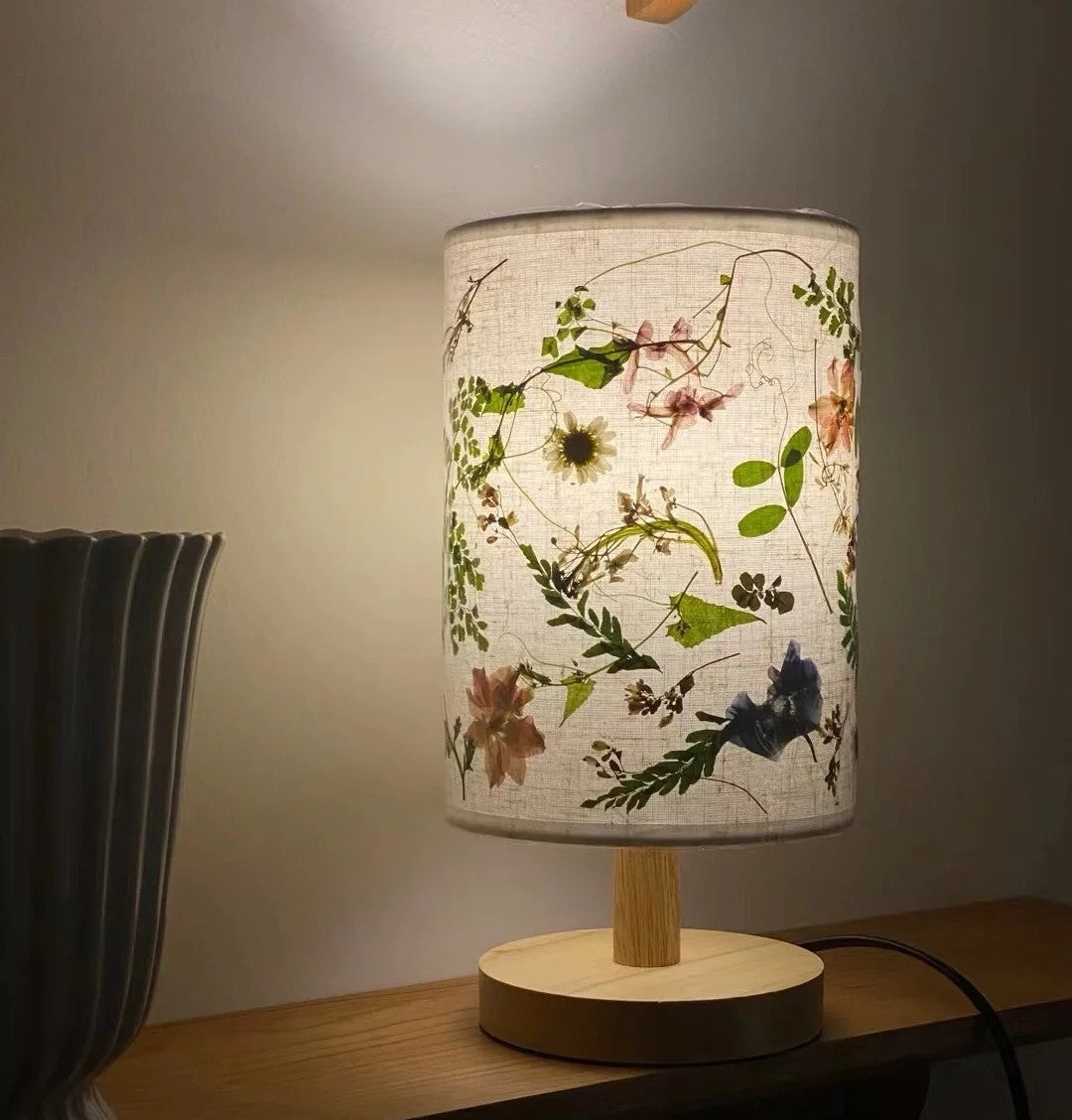 Bet on the flower table lamp salon class DIY handmade embossed specimen night light bedroom bedside lamp cultural and creative reunion activities