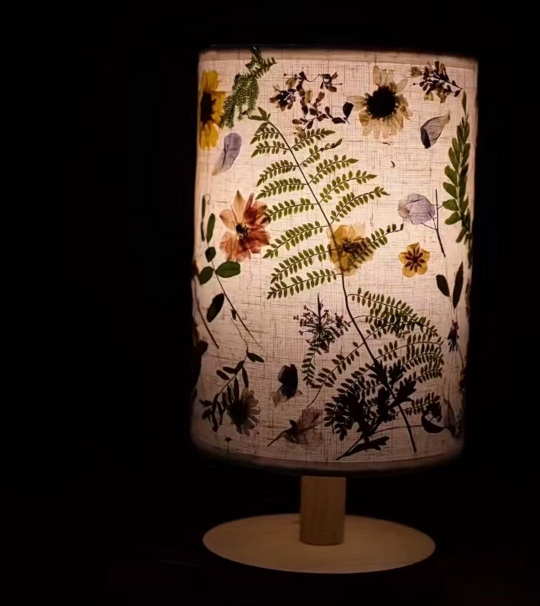 Bet on the flower table lamp salon class DIY handmade embossed specimen night light bedroom bedside lamp cultural and creative reunion activities