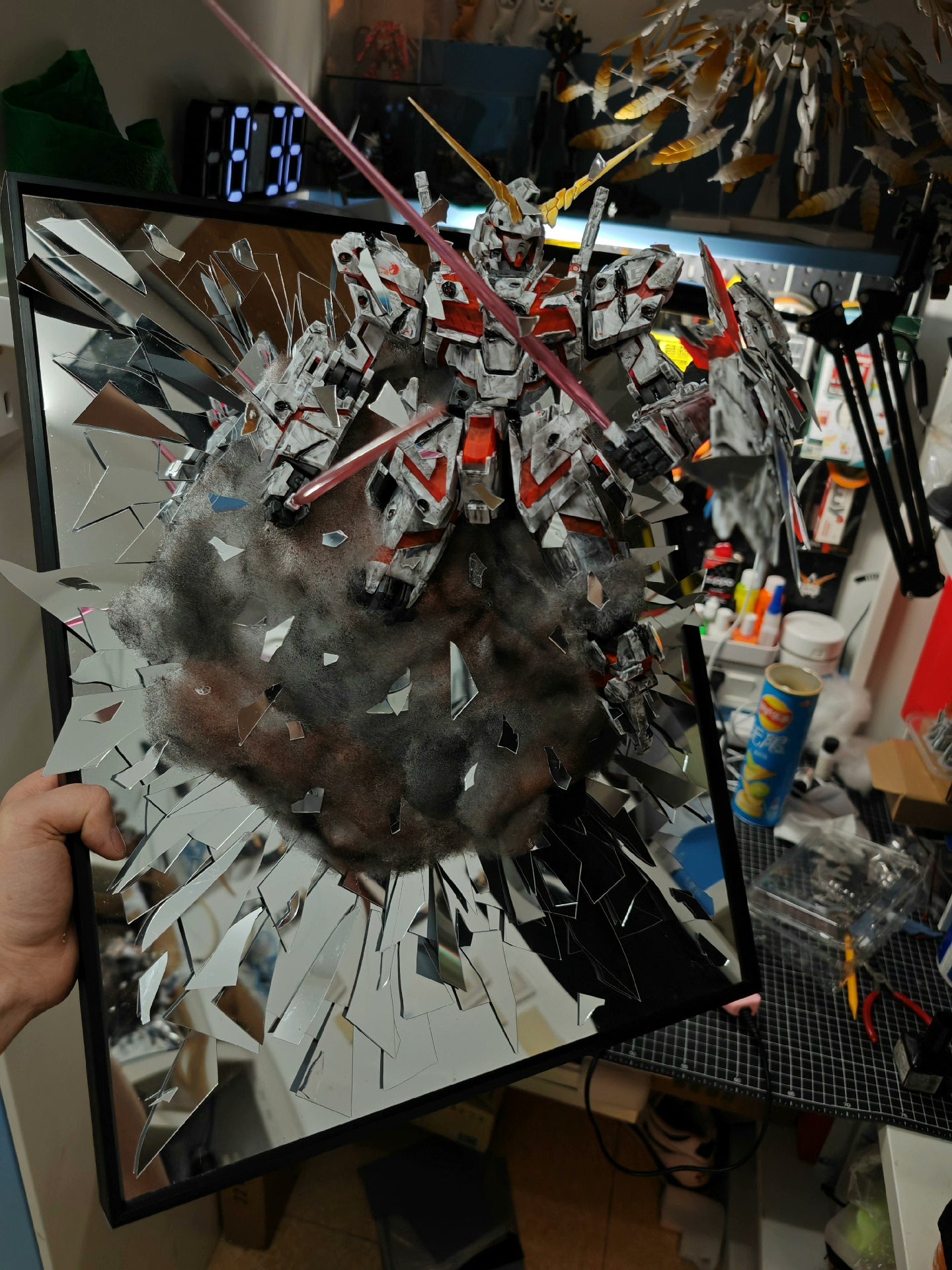 Broken Mirror Unicorn Gundam