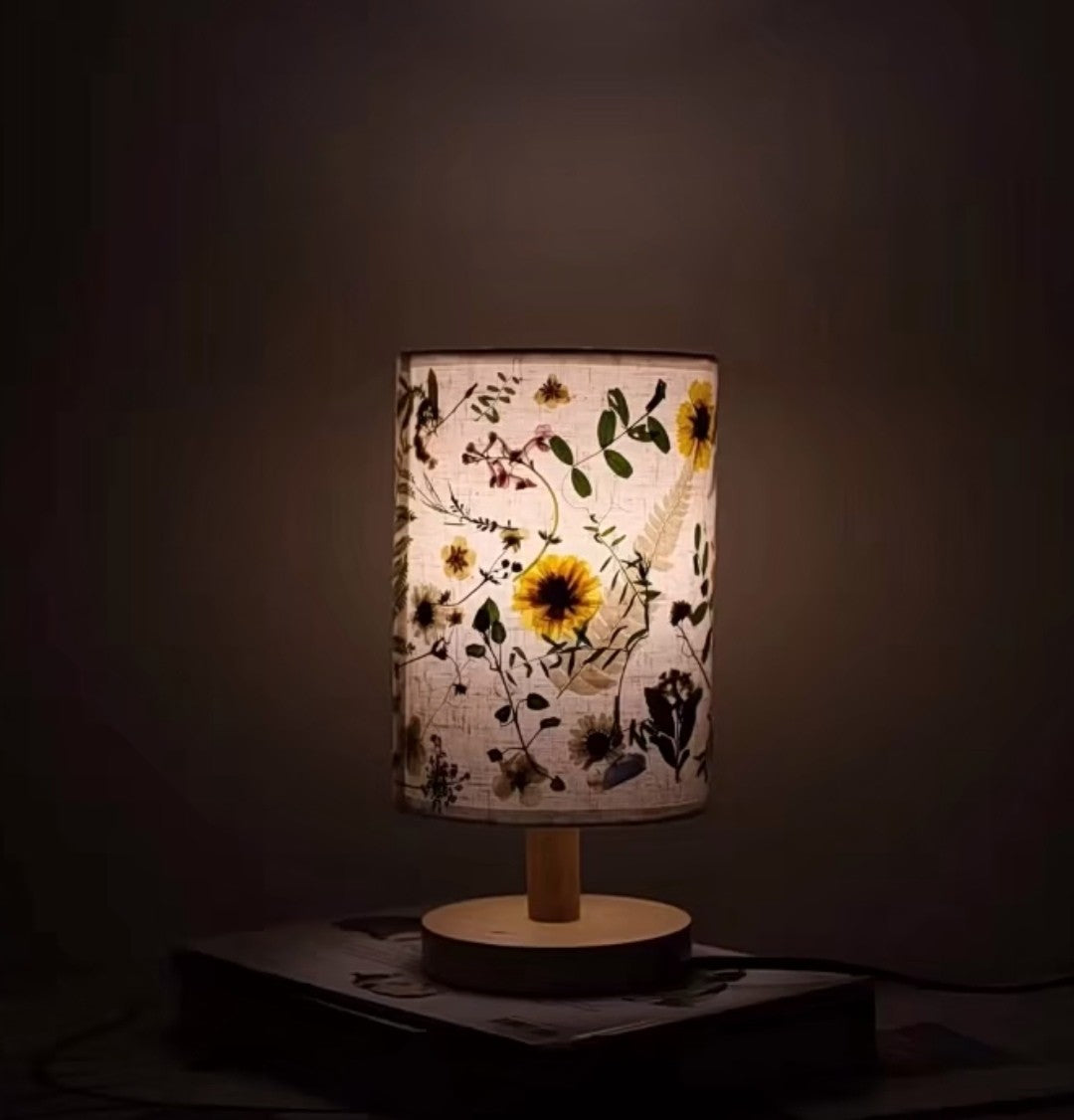 Bet on the flower table lamp salon class DIY handmade embossed specimen night light bedroom bedside lamp cultural and creative reunion activities
