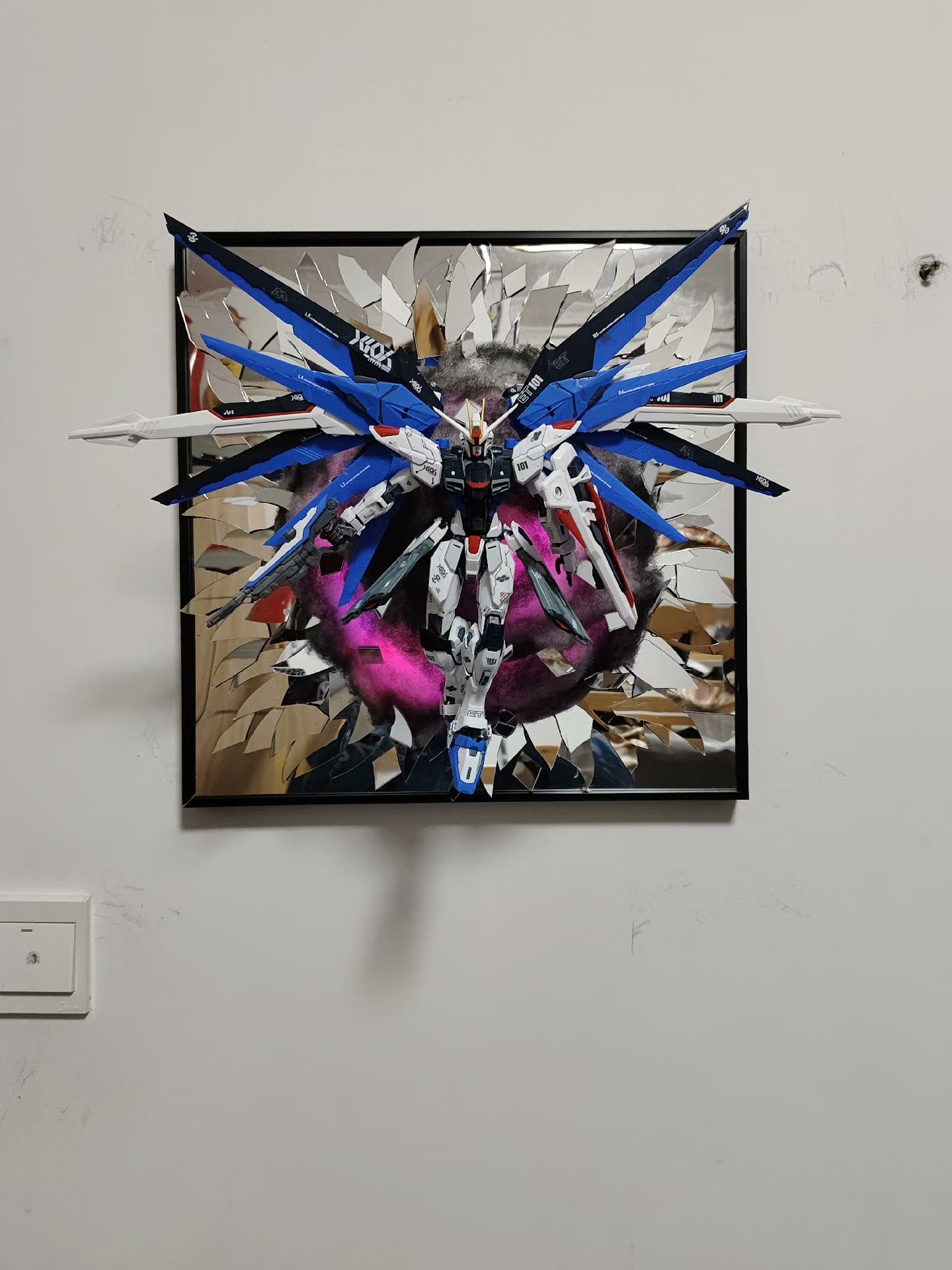 Broken Mirror Gundam Freedom 2.0, the price tag is for a set (6650 Freedom + Broken Mirror), what you see is what you get!