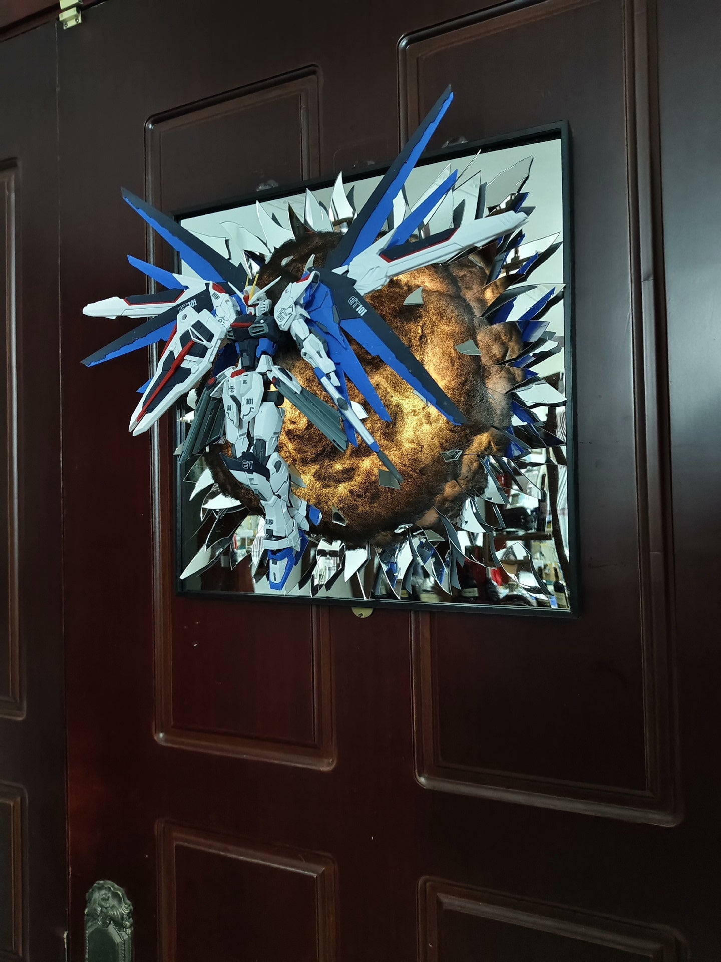 Broken Mirror Gundam Freedom 2.0, the price tag is for a set (6650 Freedom + Broken Mirror), what you see is what you get!