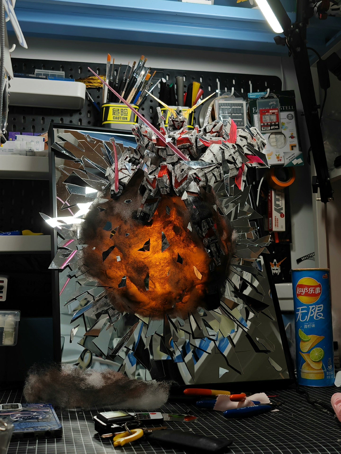 Broken Mirror Unicorn Gundam