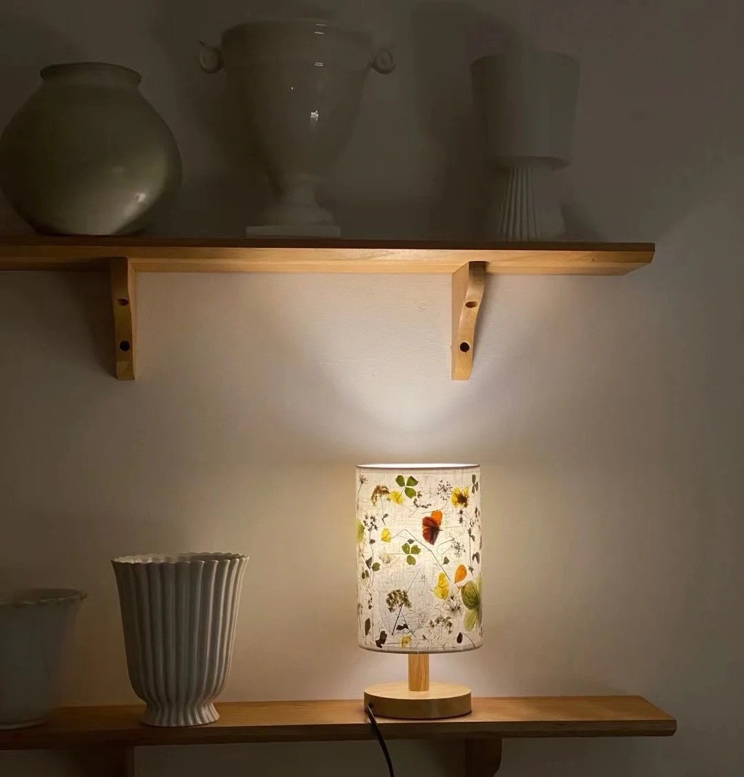 Bet on the flower table lamp salon class DIY handmade embossed specimen night light bedroom bedside lamp cultural and creative reunion activities
