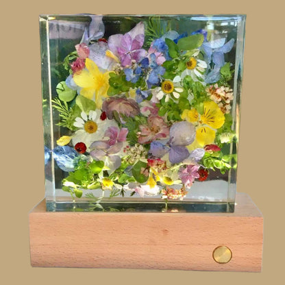 【Wreath】Night Light Drip Gel Botanical Specimen Handmade Resin Plants Real Flowers Size: 10x10x3cm