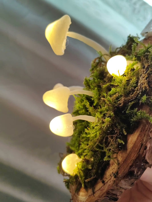 Fresh Moss Mushroom Lamp